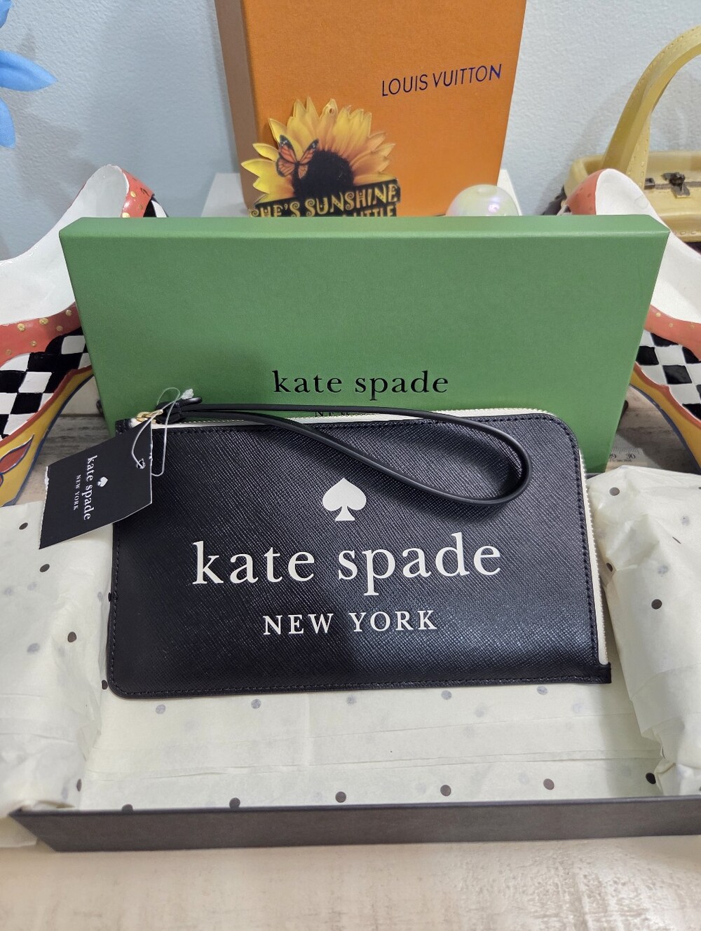 Kate Spade Lucy Medium L-Zip Wristlet Black Leather Gift Box Set, NWT